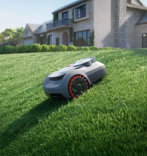 Segway Navimow i220 LiDAR Pro su una pendenza nel giardino