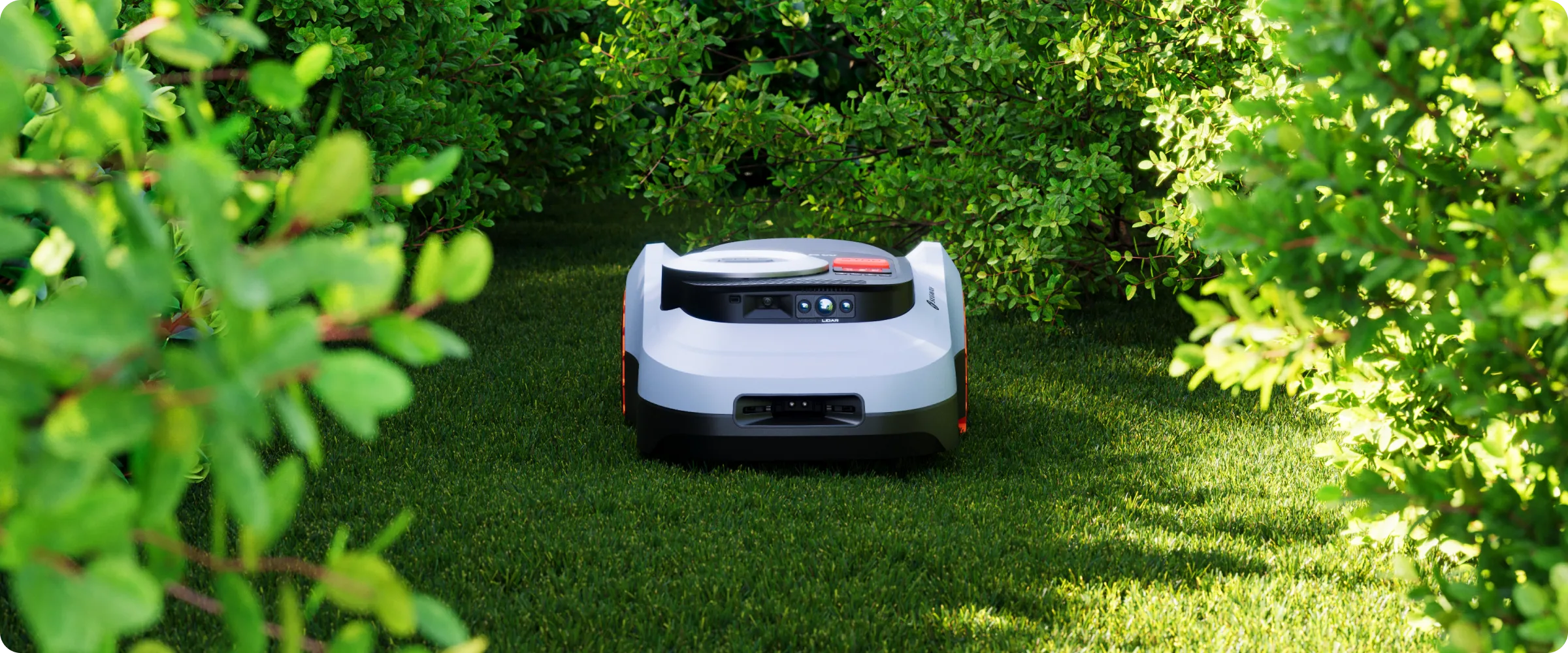 Segway Navimow i2 LiDAR-robot på gress – trådløst oppsett og automatisk navigasjon